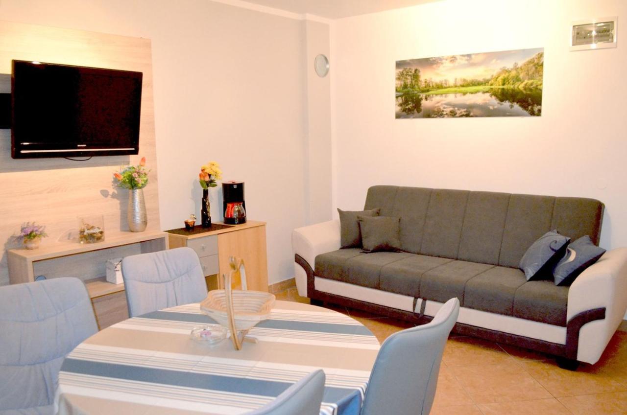 Apartments Krajacic Malinska Kültér fotó